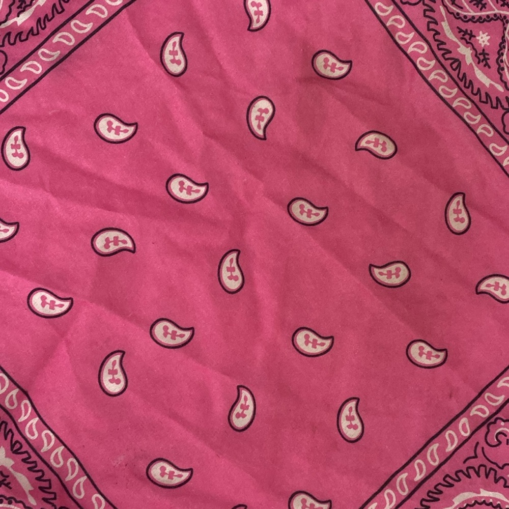 Pink and white paisley kerchief / bandana - Picture 5 of 17